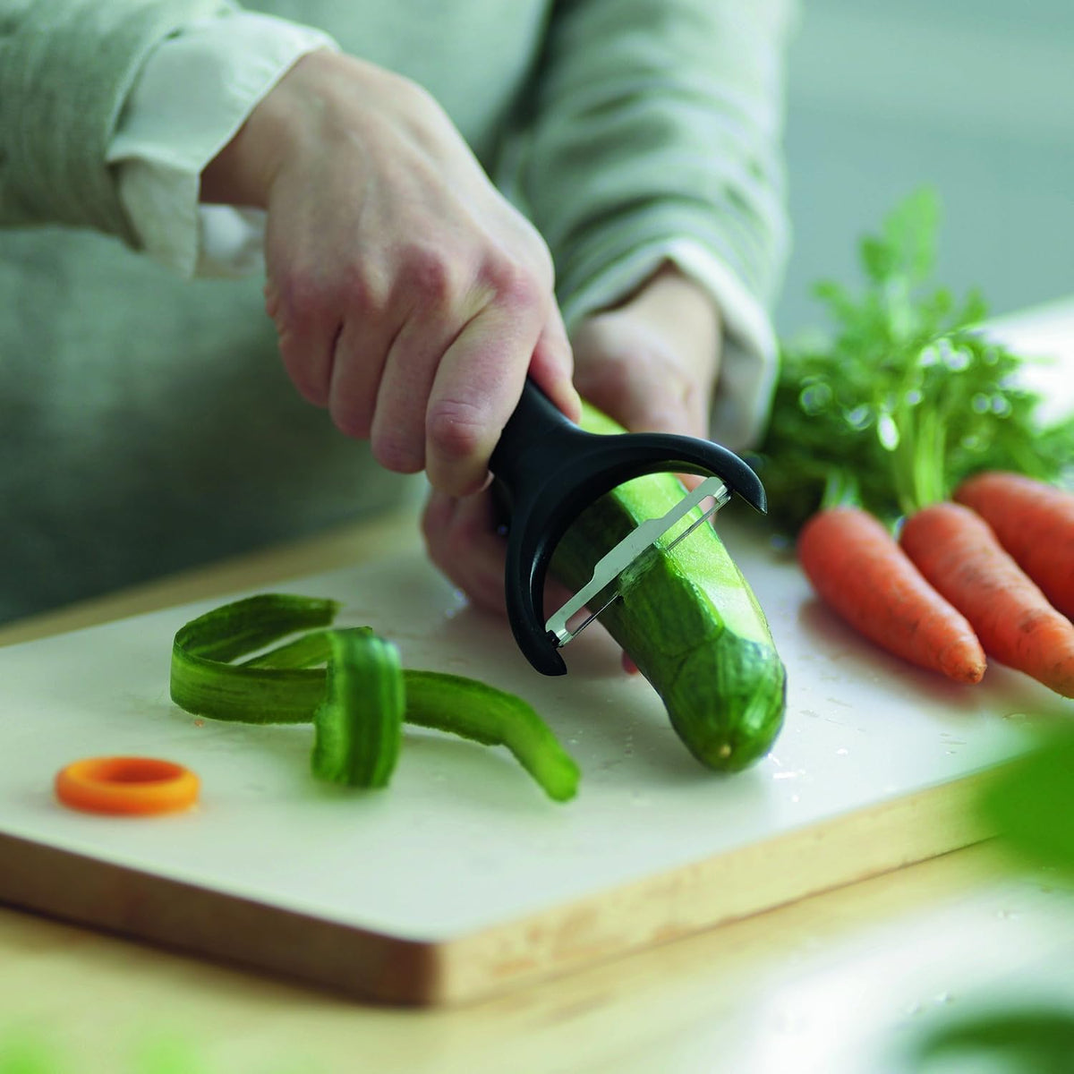 Fiskars Functional Form Y-Shaped Peeler | Swedish Sandvik Steel | 1016122