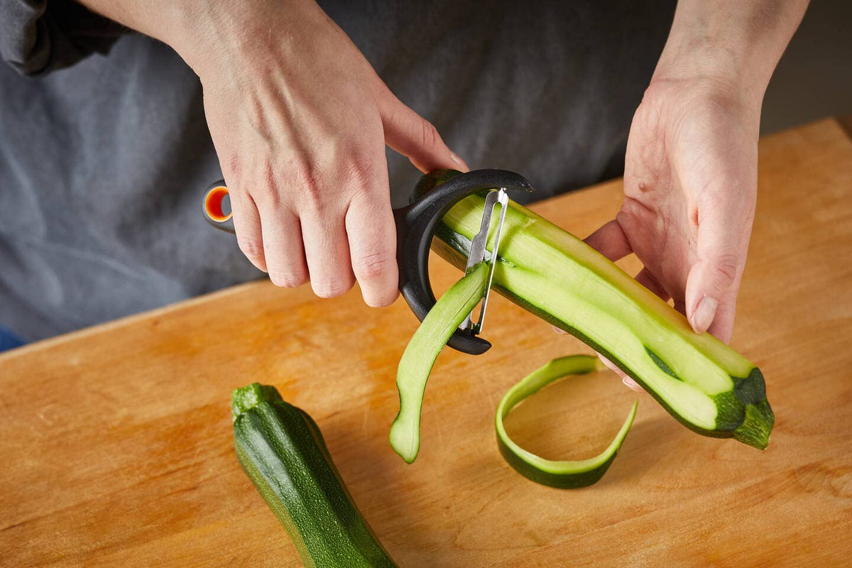 Fiskars Functional Form Y-Shaped Peeler | Swedish Sandvik Steel | 1016122