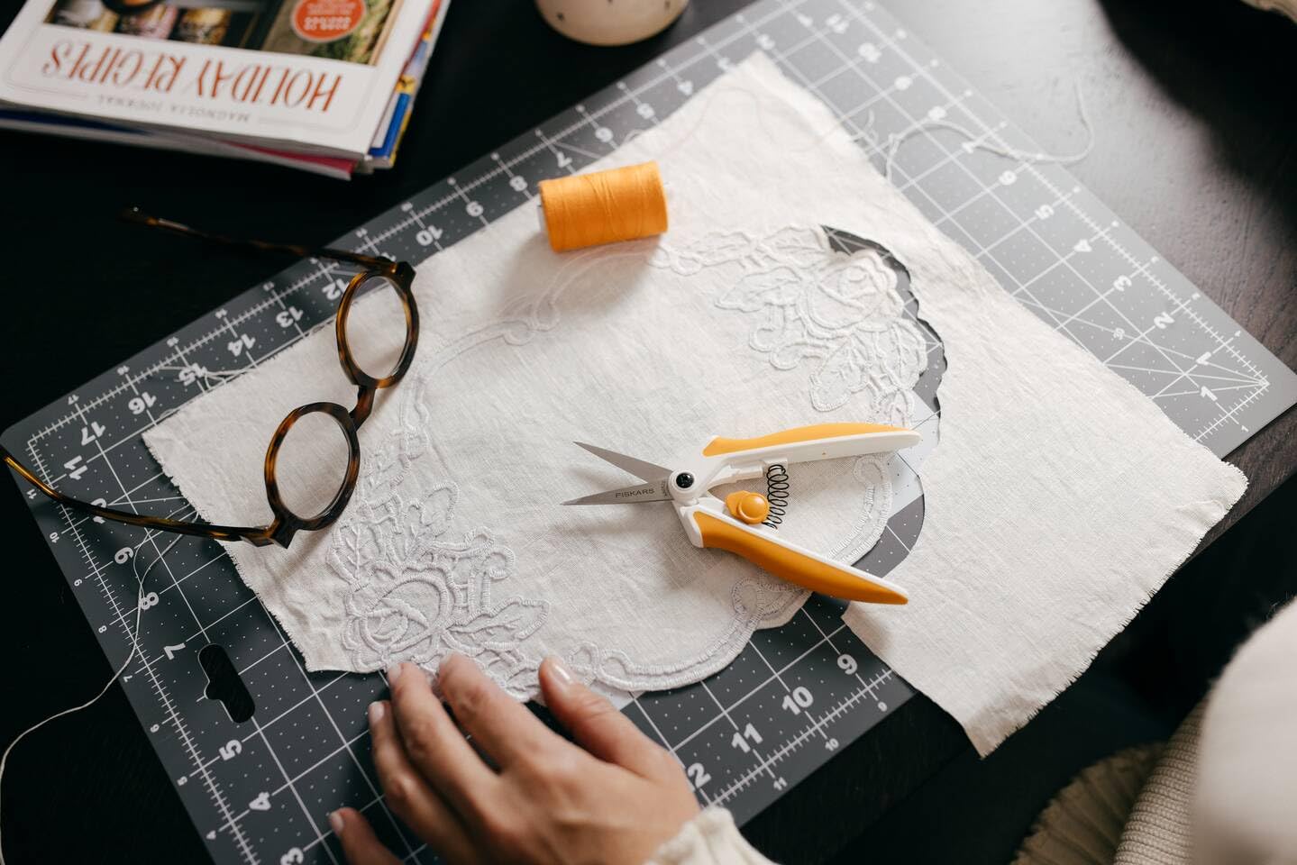 Fiskars EasyAction Needlework Scissors 15 cm | MicroTip | Made in Finland