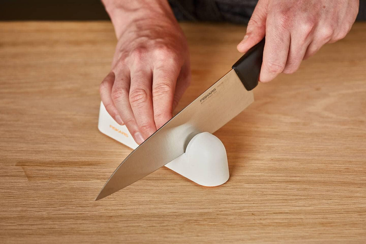 Fiskars Functional Form ROLL-Sharp Knife Sharpener, White