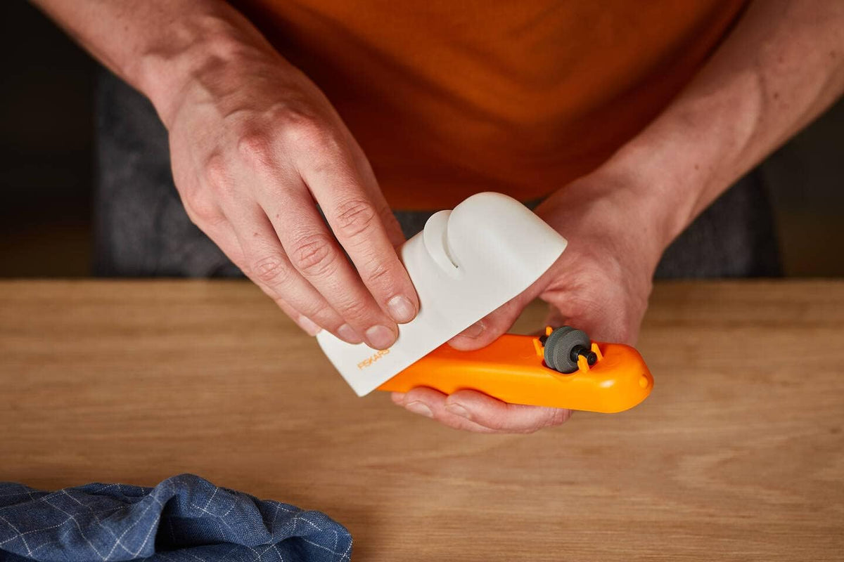 Fiskars Functional Form ROLL-Sharp Knife Sharpener, White