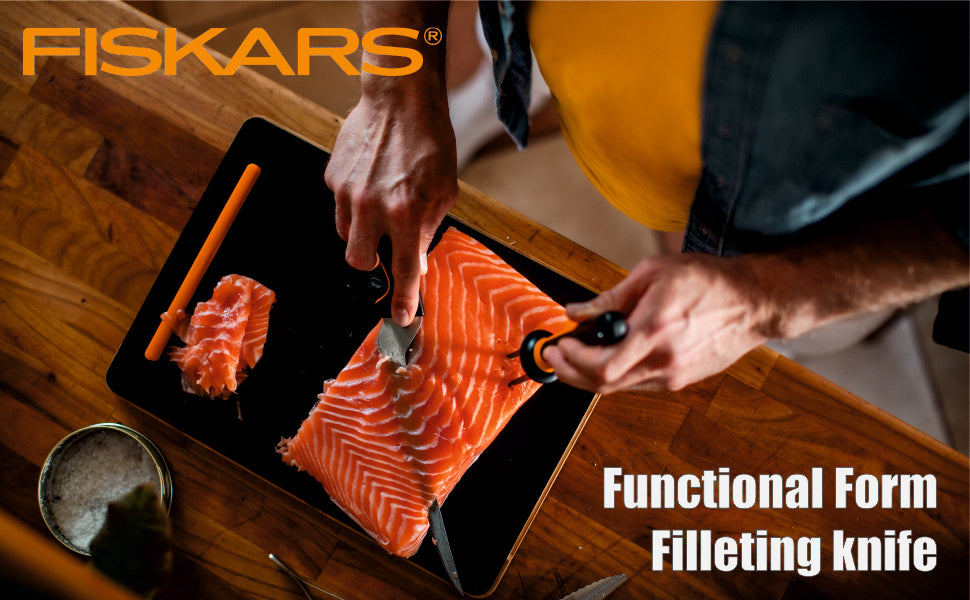 Fiskars FF Knife, FF Filleting Knife, Japenese Stainless Steel, Made with Plastic Softgrip Handle, 22cm