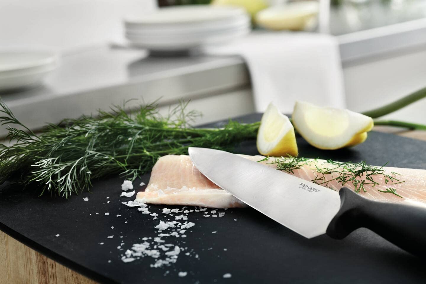 Fiskars Essential Cook's Knife 21 cm | Japanese Steel | Designed in Finland