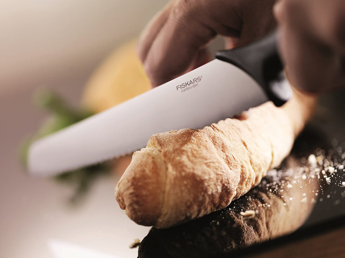 Fiskars Essential Bread Knife, Stainless Steel, 23 cm